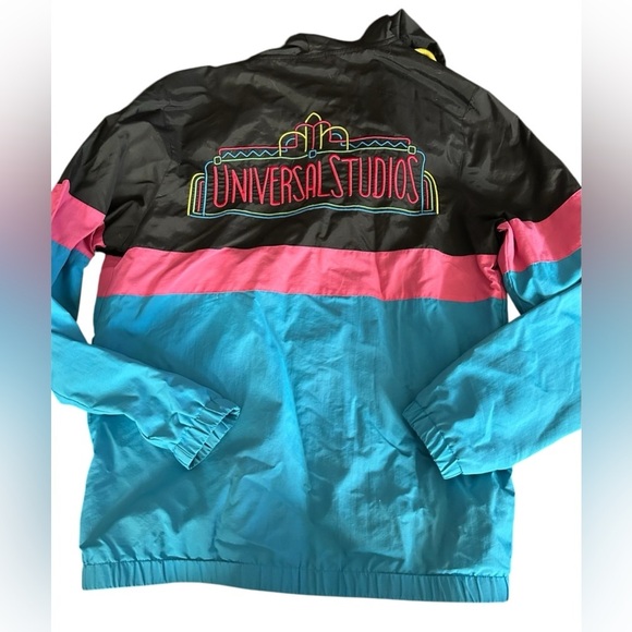 UNIVERSAL STUDIOS RETRO HOODED ADULT WATER RESISTANT WINDBREAKER JACKET COAT - Picture 2 of 9